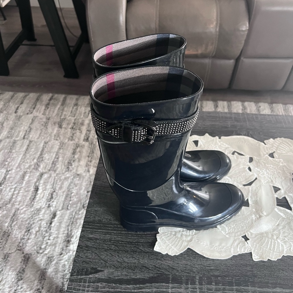 Burberry Black Winter Rain Boots - Picture 2 of 7